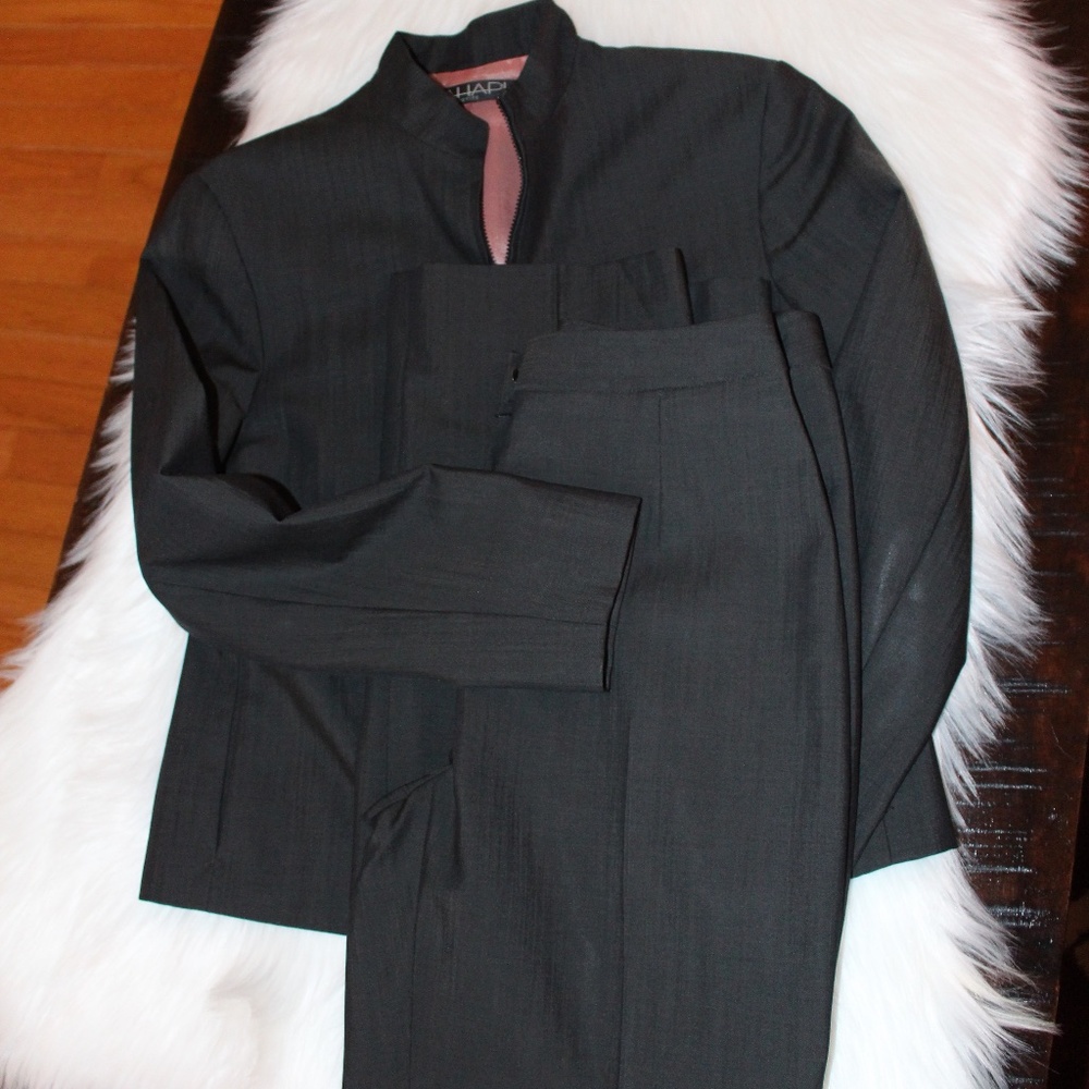 Tahari, 2 piece black pants suit and Blazer  zip jacket  size 2P